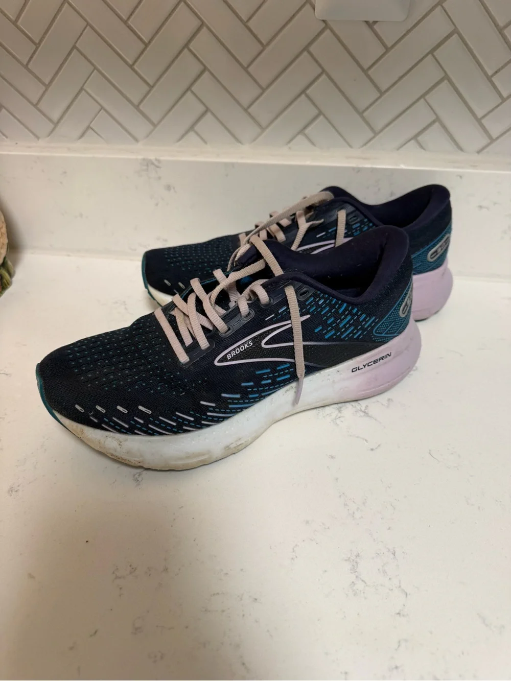 Brooks Women’s Glycerin 20 Running Shoes - Navy:Pink Accents size women’s 8.5